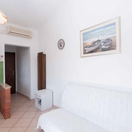 Apartament 7 *